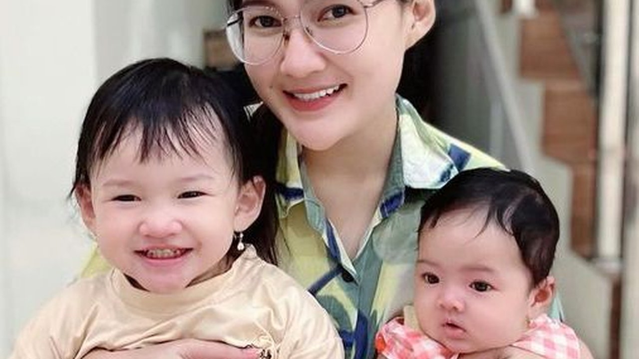 Potret Terbaru Baby Kenes Anak Kedua Nella Kharisma Kini Menginjak 4 Bulan, Gemesin Bak Boneka Hidup!
