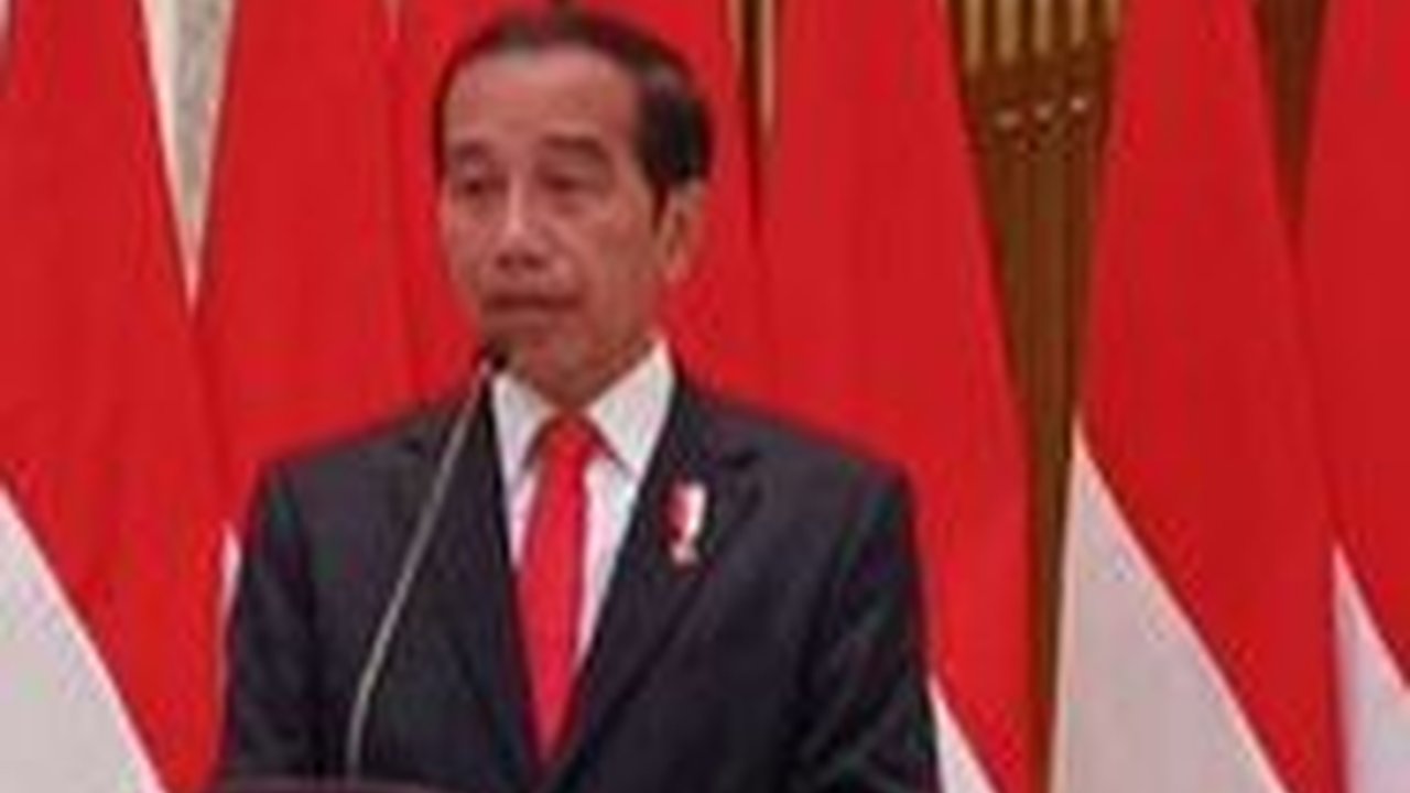 VIDEO: Jokowi Cawe-Cawe Pilpres, Blak-blakan Capres yang Harus Dipilih 2024