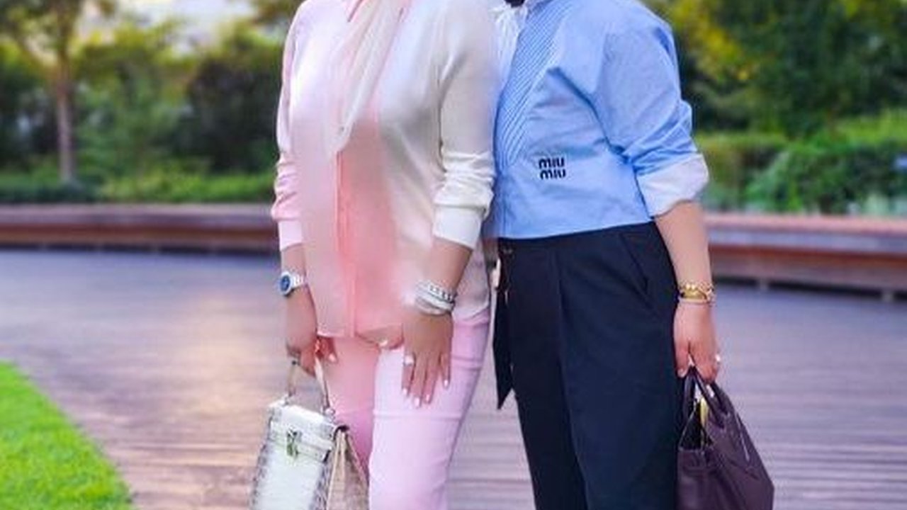 10 Momen Keseruan Syahrini dan Aisyahrani Jalan-jalan di Jepang, Kompak Banget!