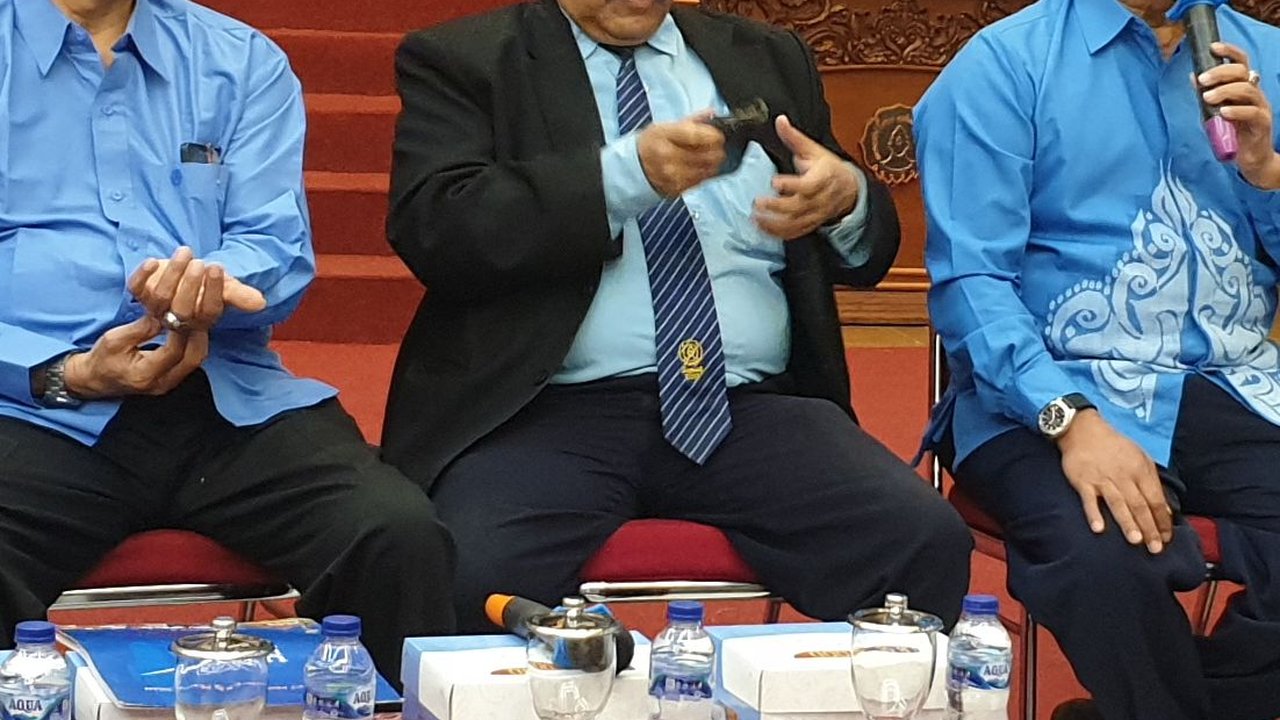 Rektor UNS Datangi Kemendikbud Usai Nadiem Cabut Gelar Guru Besar 2 Profesor, Bahas Apa?