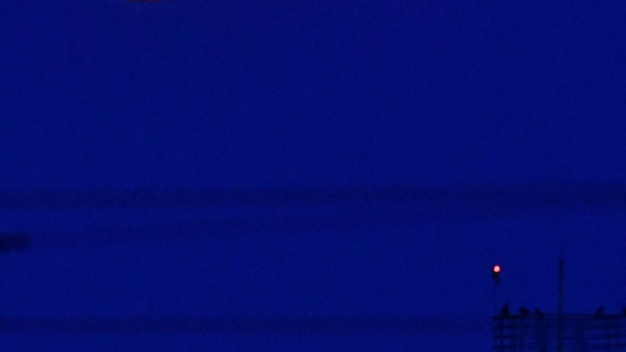FOTO: Fenomena Supermoon Sturgeon Hiasi Langit Cerah Jakarta, Begini Penampakannya