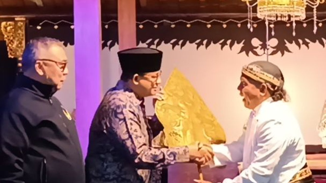 Anies Nonton Wayang Kulit Lakon Semar Mbangun Khayangan, Ini Maknanya