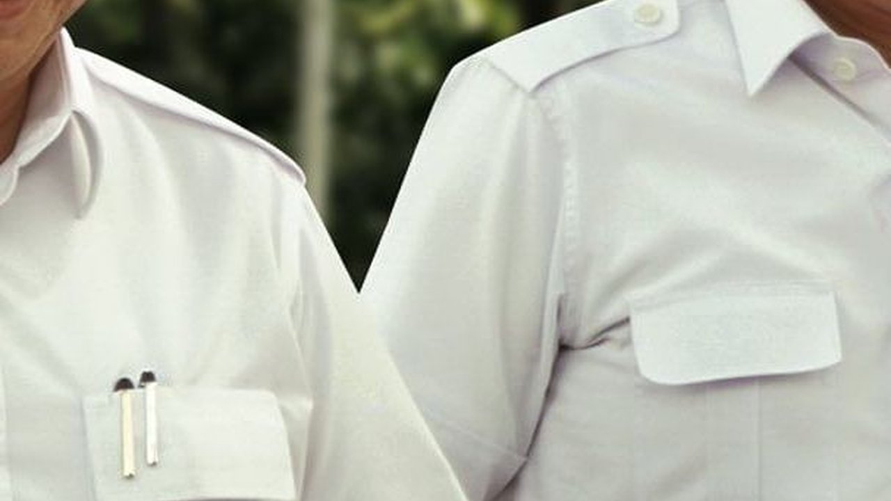 James Bond Rasa Lokal, Pose Gagah Pensiunan Bintang 3 Polri Bareng Adik Jenderal Kopassus