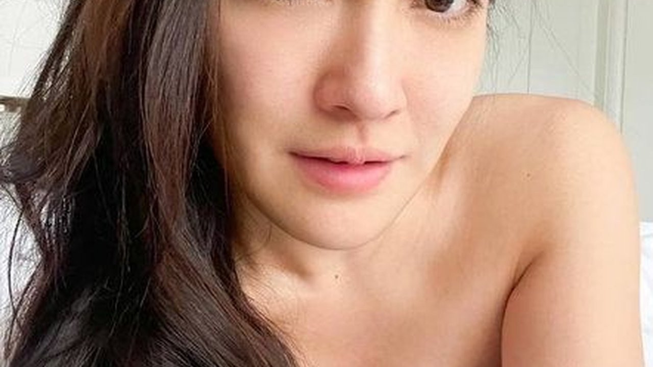 Pose Muka Bantal Tanpa Polesan Makeup Setelah Bangun Tidur, Deretan Potret Shandy Aulia Ini Bikin Terpesona