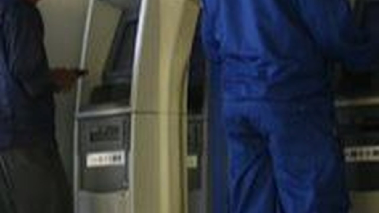 Ternyata Ini Asal Mula Mesin ATM Masuk ke Indonesia