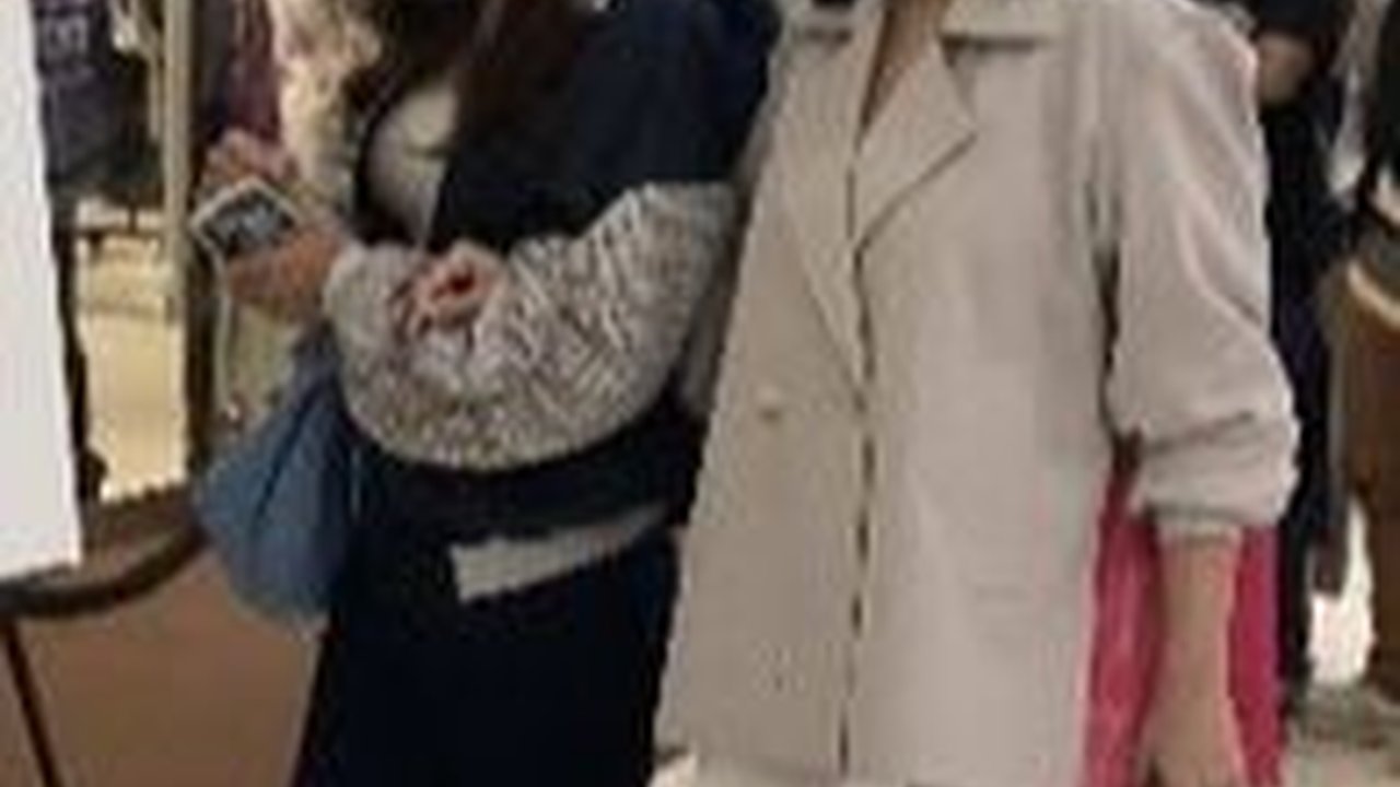 Intip Deretan Potret Syahnaz Sadiqah Lari Terbirit Dikejar Wartawan Saat Disinggung Soal Rumah Tangganya