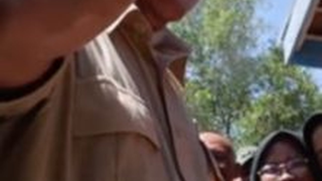 Bocil Dicuekin Prabowo saat Ingin Salaman, Endingnya Langsung Dikasih Hormat