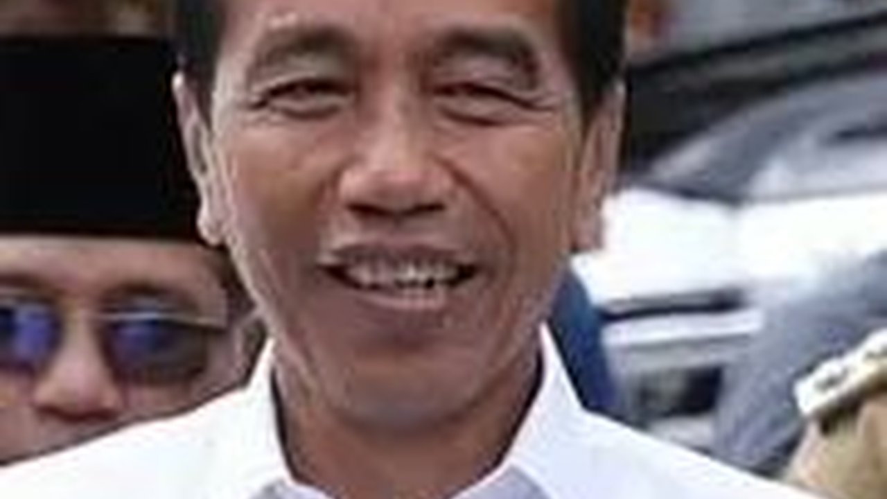 VIDEO: Guyon Jokowi Tak Sebut Cak Lontong saat Perkenalkan Artis Usai Jajal LRT