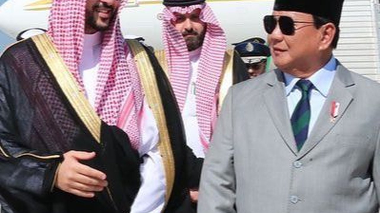 Potret Pensiunan Jenderal Kopassus Bertemu Menteri Pertahanan Arab, Gagah Pakai Kacamata Hitam