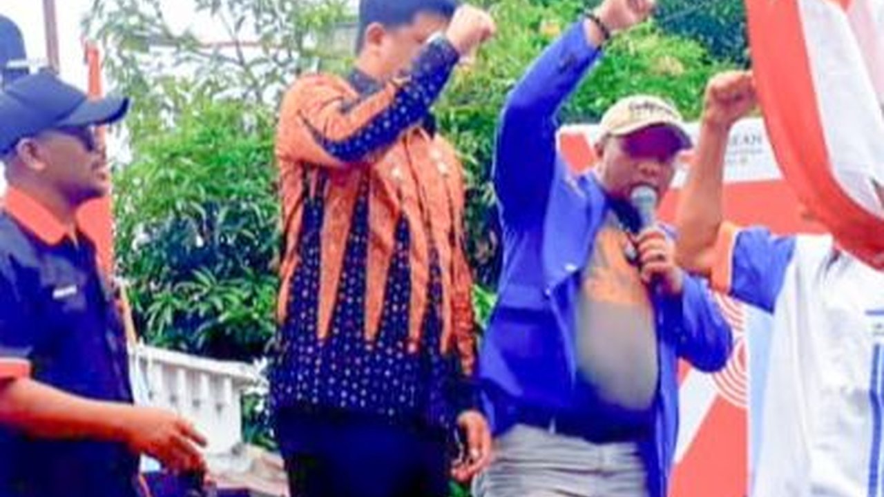 Aksi Damai Depan Balai Kota, Bobby Nasution Naik Mobil Komando