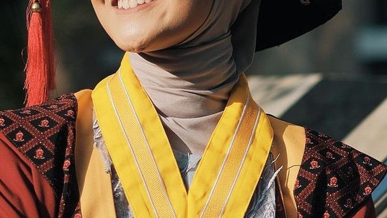 Bangkit dari Kehilangan, Ini Potret Wisuda Nabila Ishma Kekasih Mendiang Eril