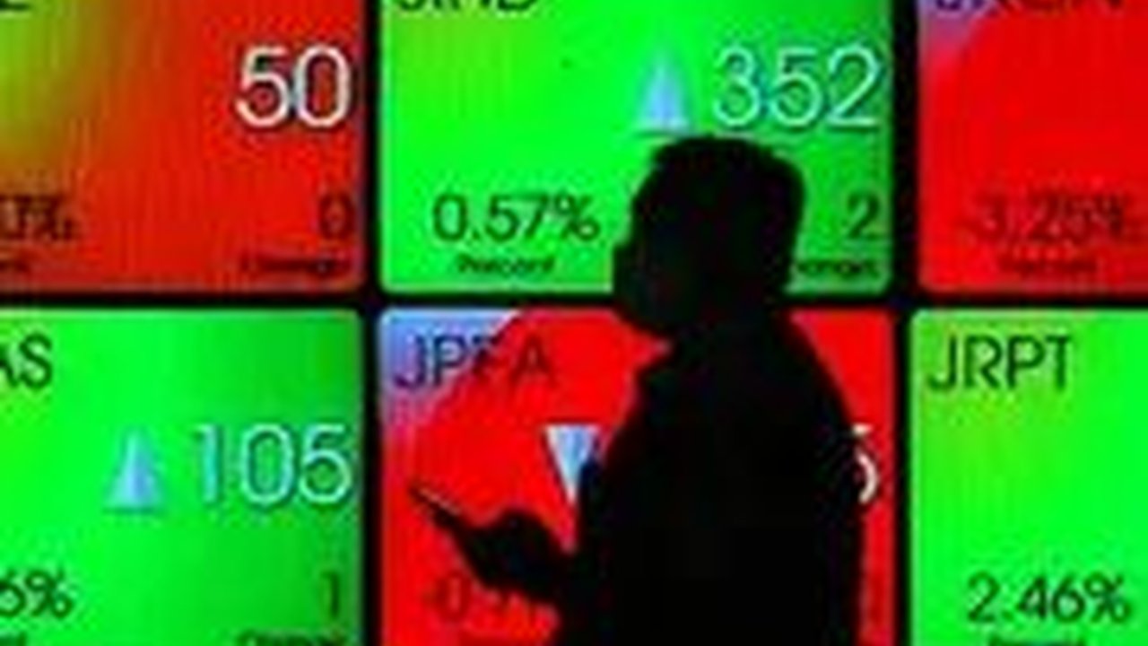 63 Perusahaan Melantai di Bursa Saham Sepanjang 2023, Raup Dana Rp49 Triliun dari IPO