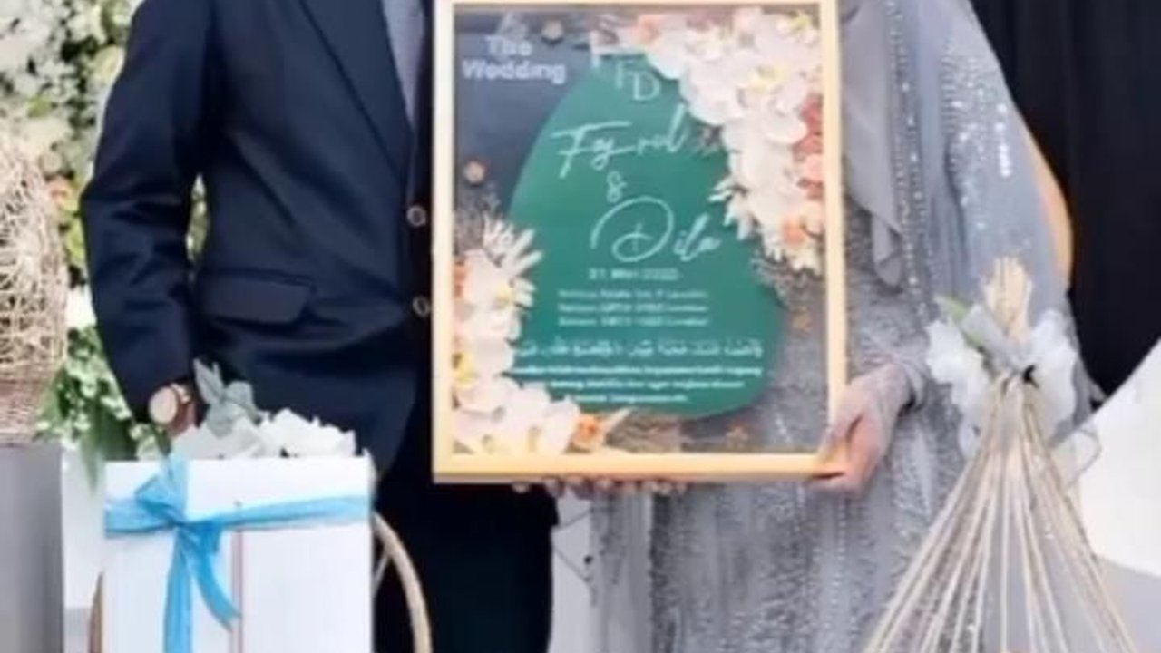 Dulu Siswi Kini Jadi Istri, Kisah Cinta Kepala Sekolah Ini Jadi Sorotan Warganet
