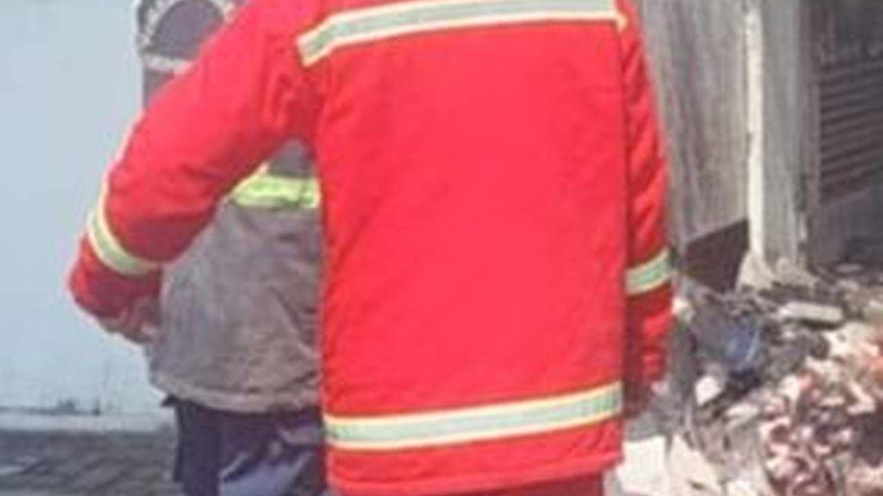 Pabrik Sparepart Mobil di Bekasi Terbakar, 50 Persen Bangunan Roboh