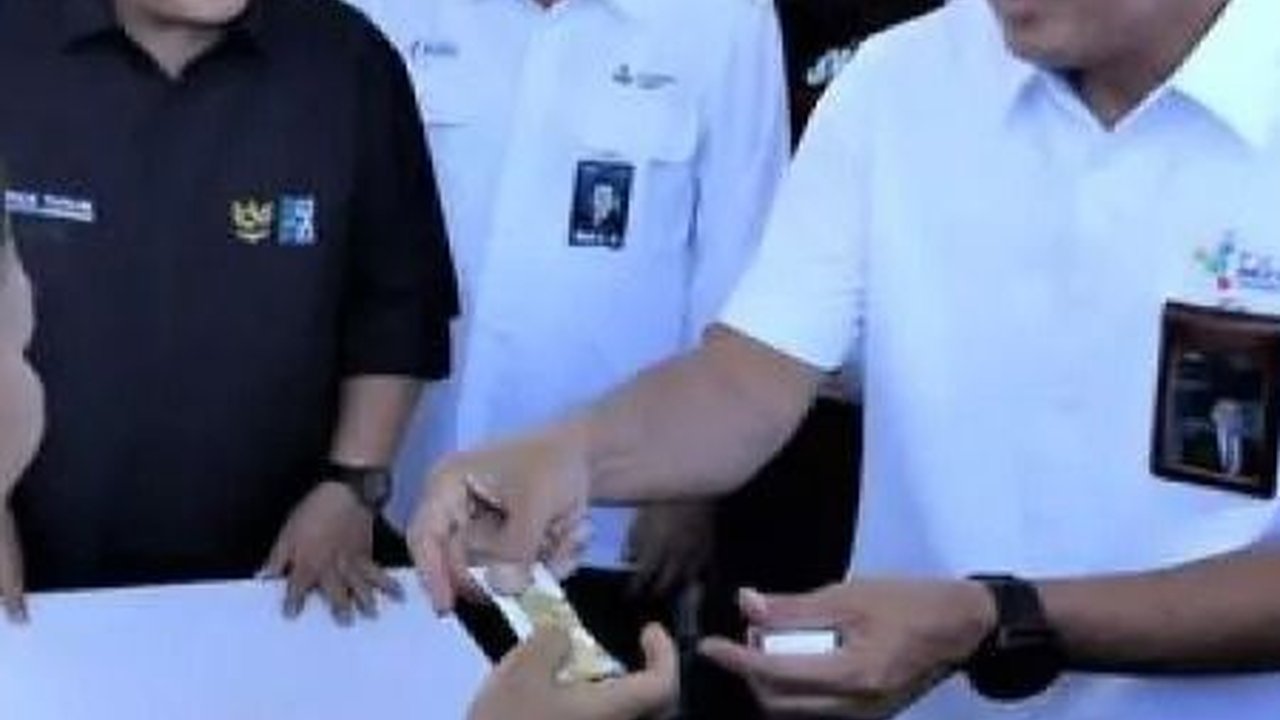 Gelar Pasar Murah di Surabaya, Dirut Pupuk Indonesia: Bisa Gerakkan Ekonomi Daerah