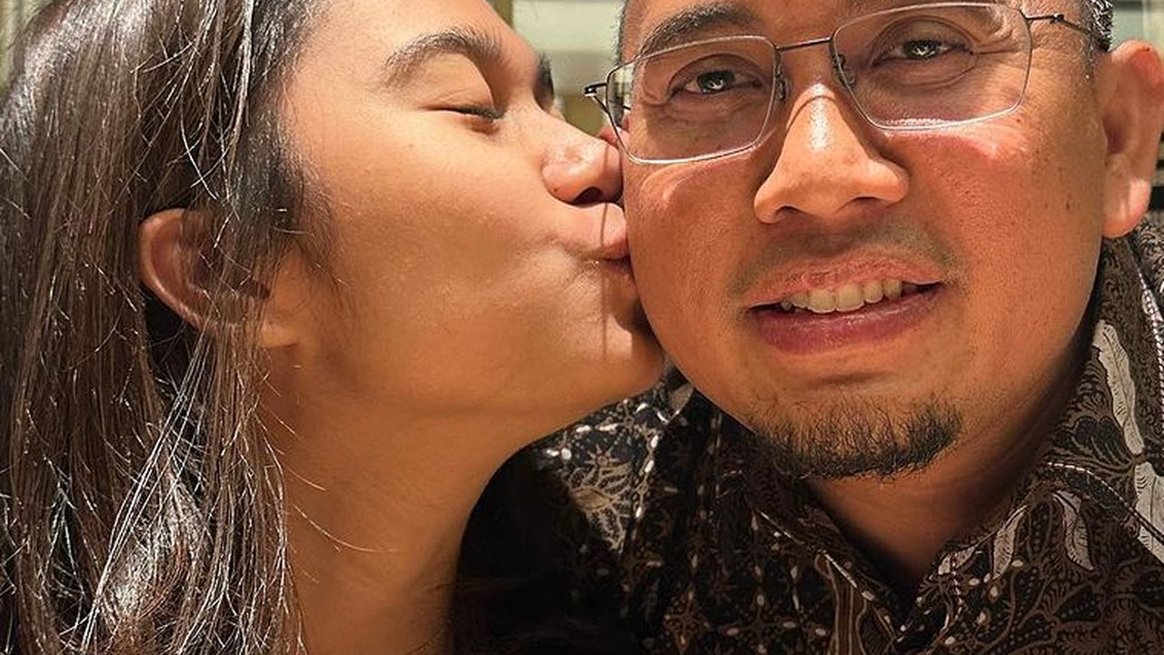 Cantiknya Putri Politisi Andre Rosiade Anak Buah Prabowo, Pose Bareng Sang Ayah Ramai Pada 'Melamar'