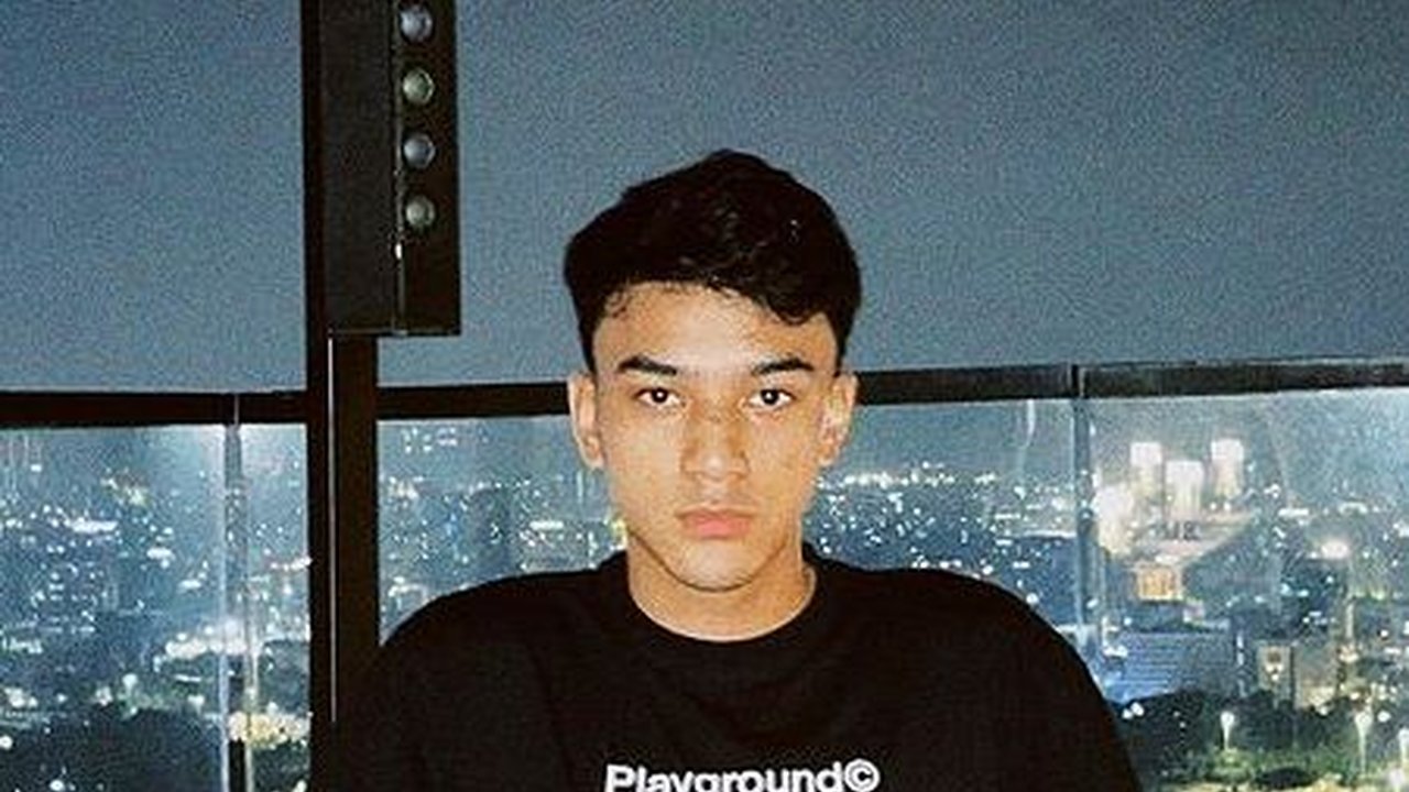 Jadi Anto di Sinetron Gadis Titisan Jawara, Ini Potret Tampan Emyr Razan