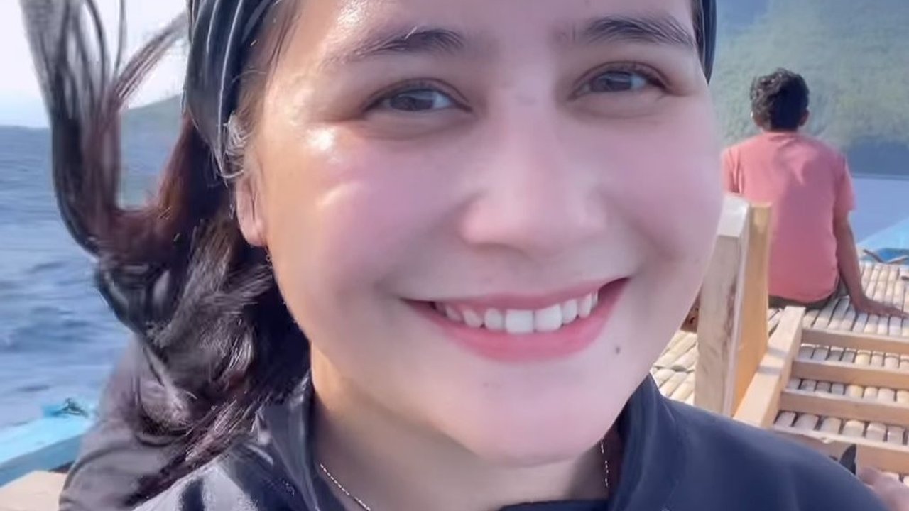 10 Momen Keseruan Prilly Latuconsina Diving di Ternate, Potret Cantiknya Malah Bikin Salfok