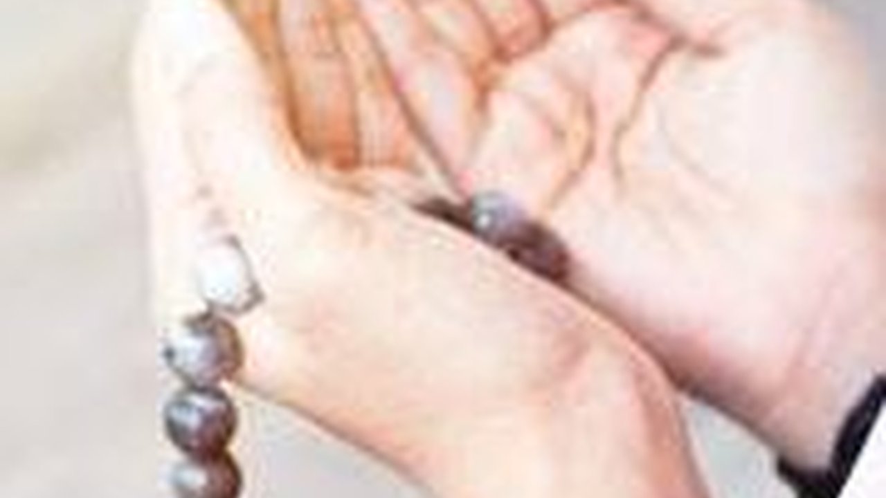 Pentingnya Sholawat Nabi dan Artinya, Begini Cara Mengamalkannya.