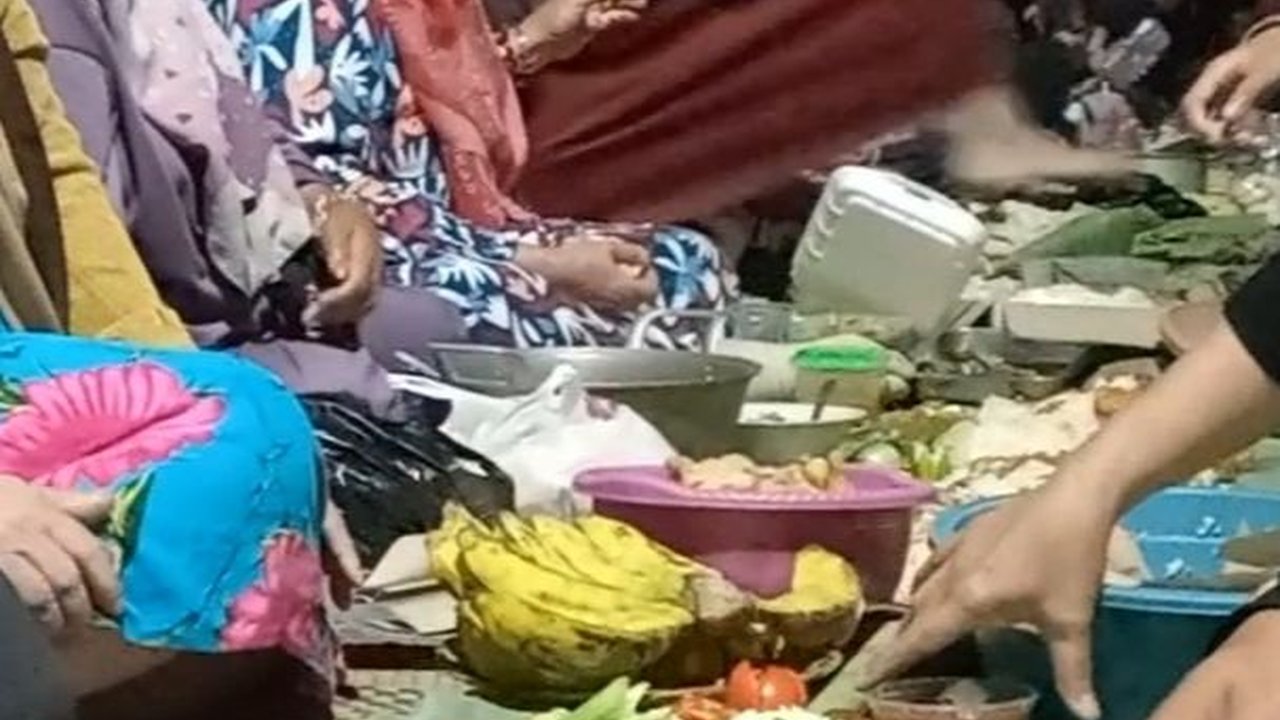 Potret Guyub Liwetan Warga Tasik Sambut HUT RI, Panjangnya Sampai 700 Meter