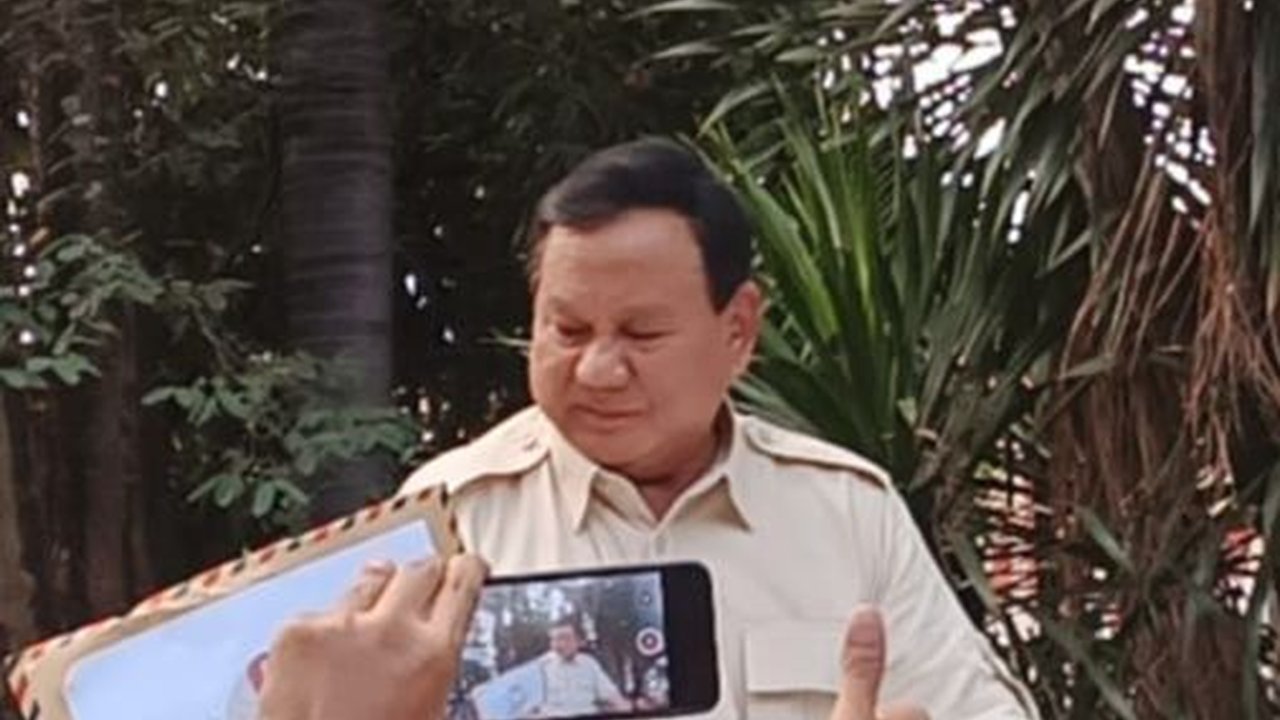 Resmikan Rumah Pemenangan Relawan, Prabowo: Ganjar dan Anies adalah Sahahat Saya