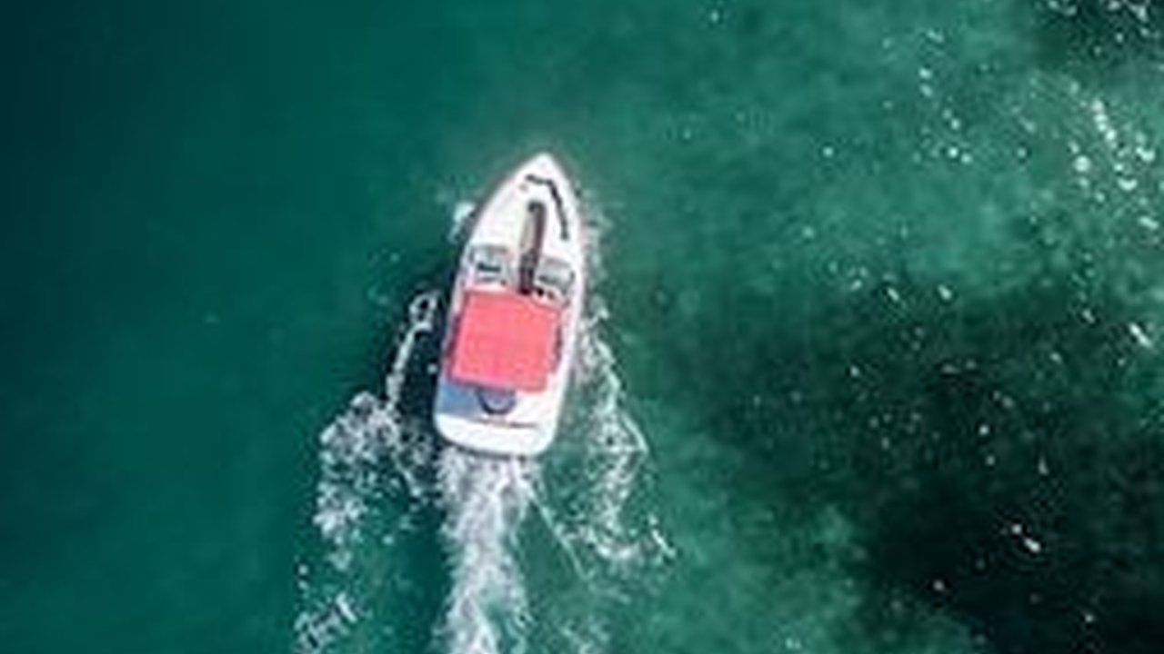 Hanya Buka di Akhir Pekan, Begini Sensasi Naik Speedboat di Bantaran Kali Madiun