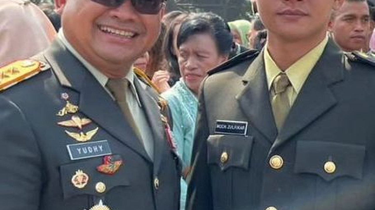 Anak Jenderal Bintang 2 TNI jadi Perwira Pangkat Letda, Menangis Haru saat Didatangi Sang Ayah