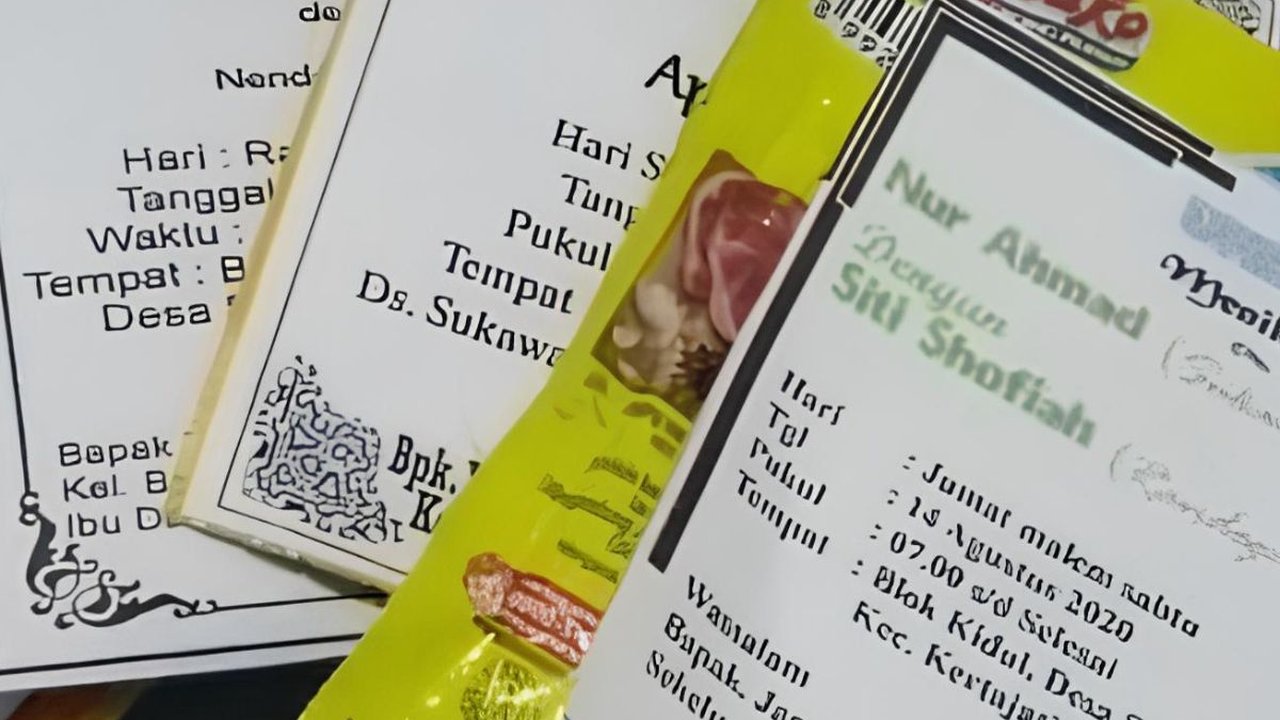 Cara Unik Warga Majalengka Bagi-bagi Undangan, Disisipkan Kopi hingga Bumbu Masak