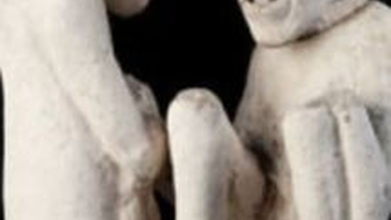 Patung Berkepala dan Berwajah Lonjong Ini Diduga Lebih Tua dari Piramida Mesir, Tapi Asal Usulnya Penuh Misteri