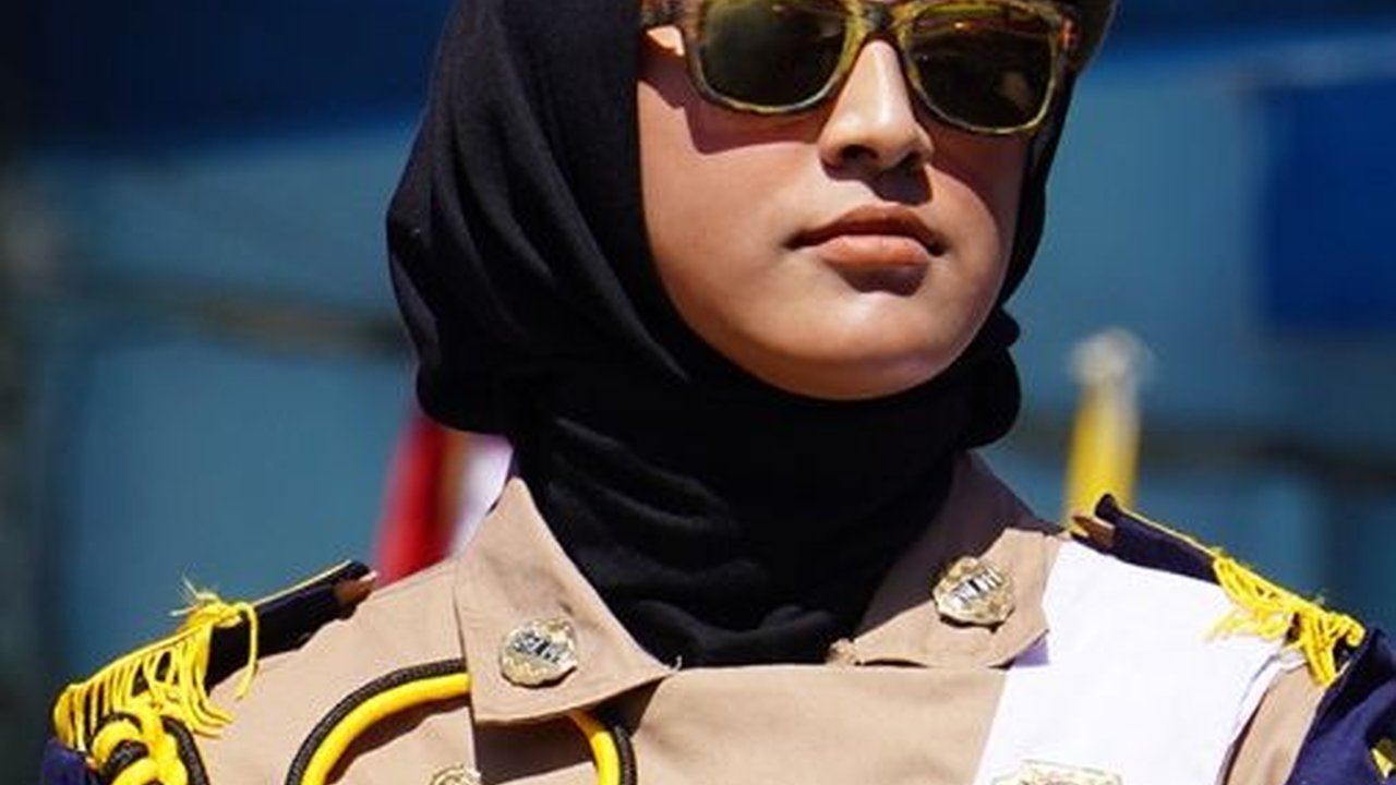 Cantiknya Enggak Main-Main, Ini Pesona Putri Billqist Pegawai Satpol PP Garut di Karnaval HUT RI