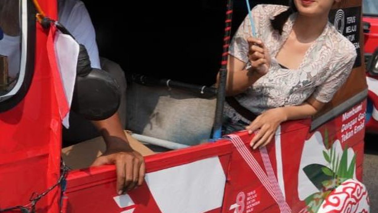 Meriahkan HUT RI, PGN Hadirkan Bajaj Merah dengan Tarif Rp1.700 per 8 Km