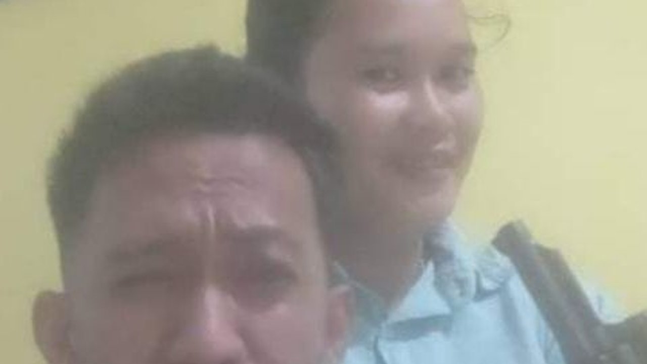 Viral Foto Mesra Polisi Diduga Selingkuh dengan Istri Tahanan Narkoba Sambil Pegang Pistol