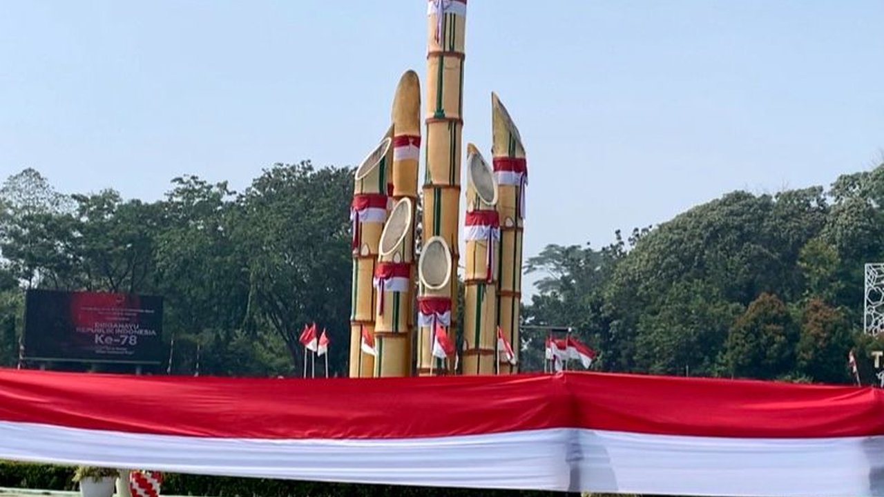 Ketika Tugu Digulis Monumen Perjuangan 11 Tokoh SI Diselimuti Merah Putih