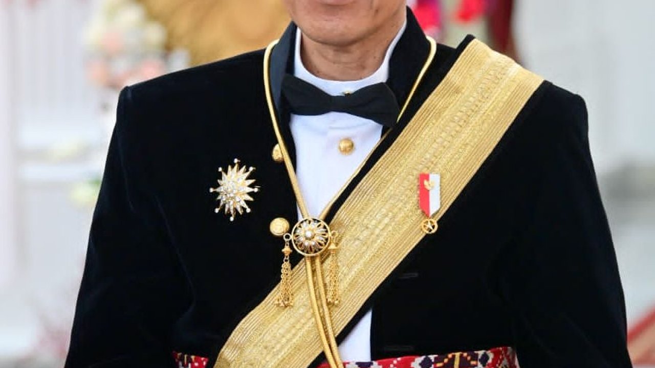 Jokowi Kenakan Ageman Songkok Singkepan Ageng, Maknanya 'Pemakainya Sosok Panglima Tertinggi'
