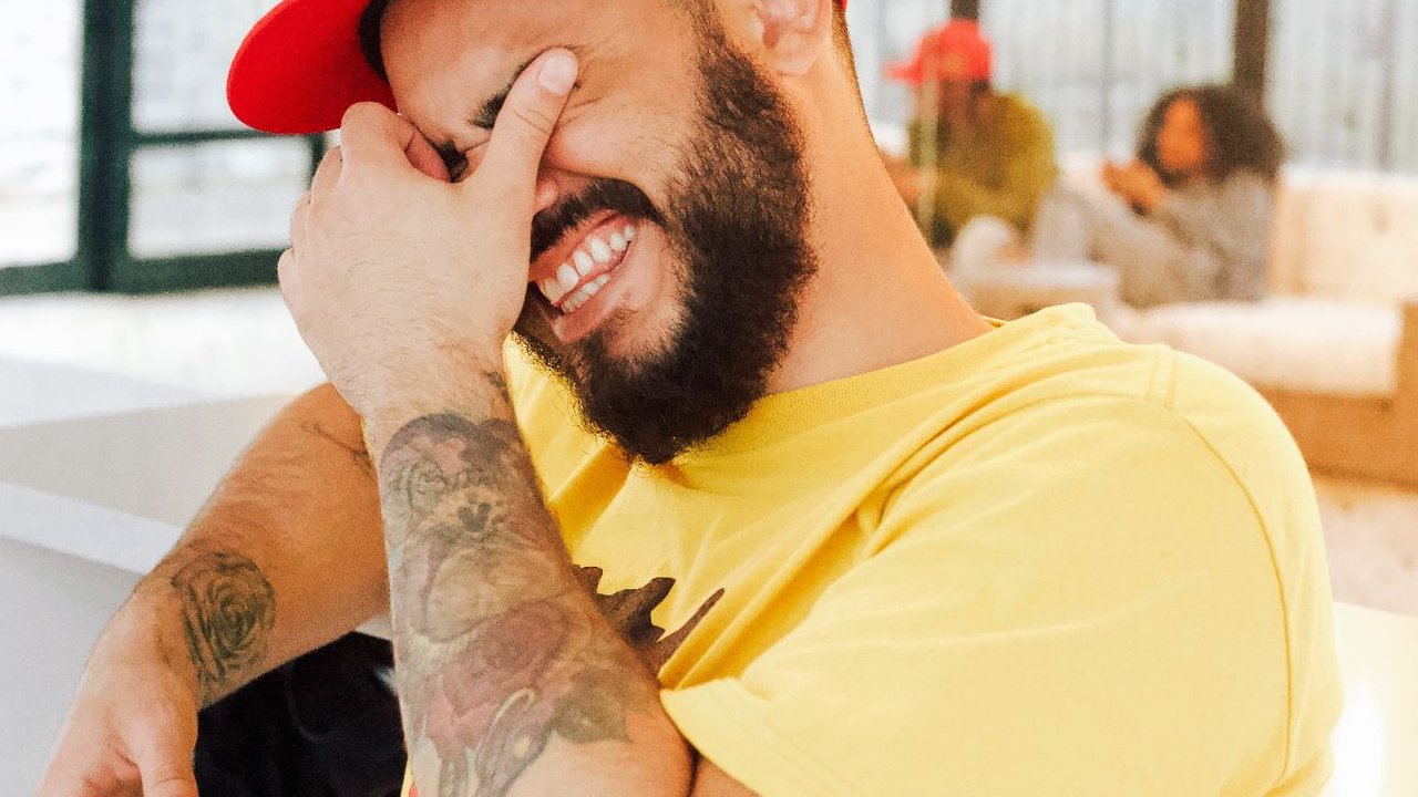 60 Pantun Lucu Menghibur Penuh Makna, Bikin Ketawa Ngakak