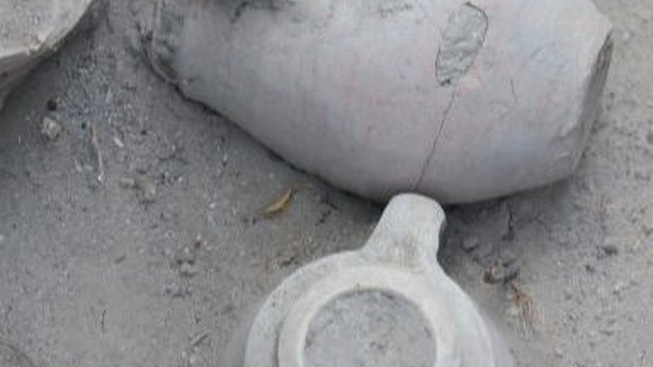 Koin Emas dan Abu Bayi Prematur Berusia 2300 Tahun Ditemukan, Diduga Bekas Persembahan Kepada Dewa