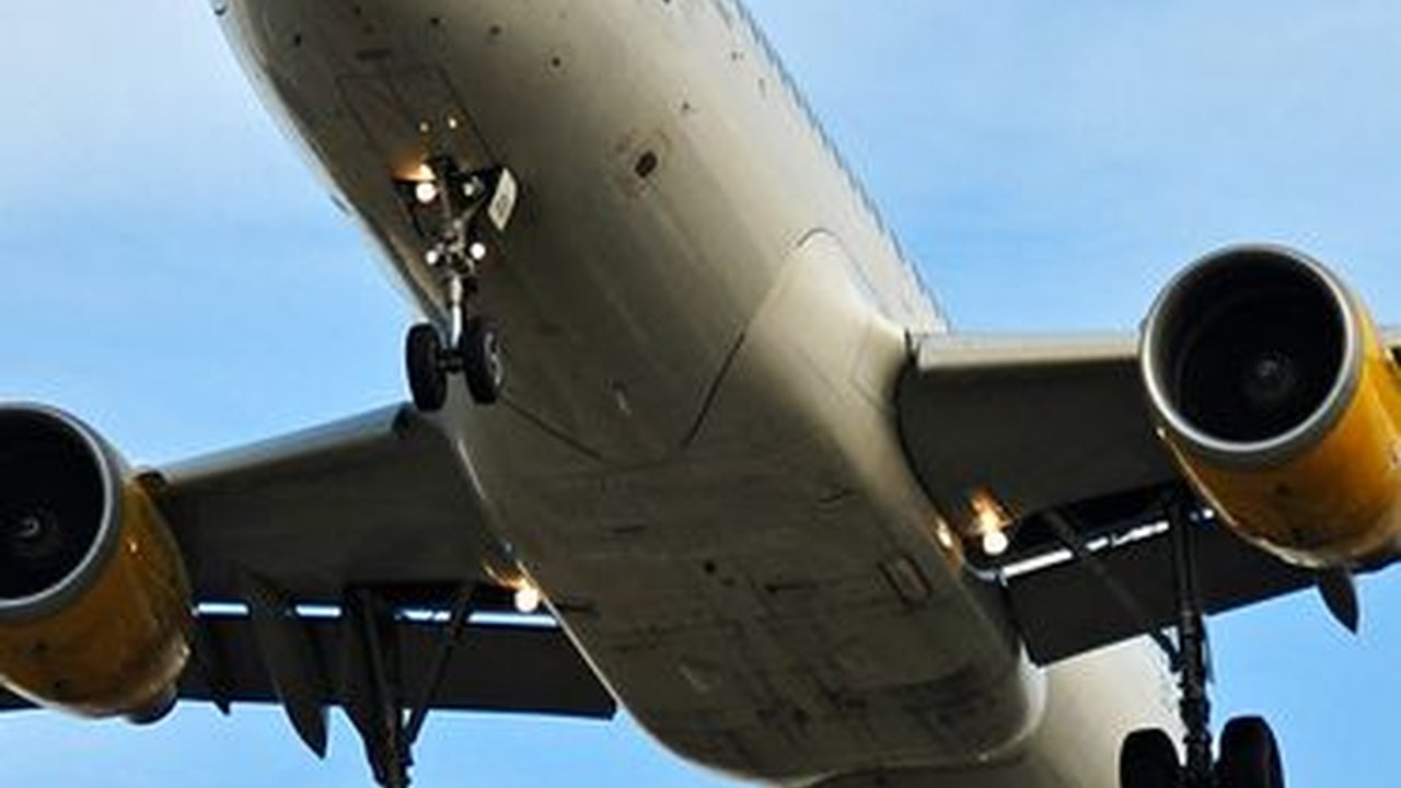 40 Kata-Kata Safe Flight untuk Kekasih Tercinta yang Ingin Terbang, Singkat Tapi Bermakna Dalam