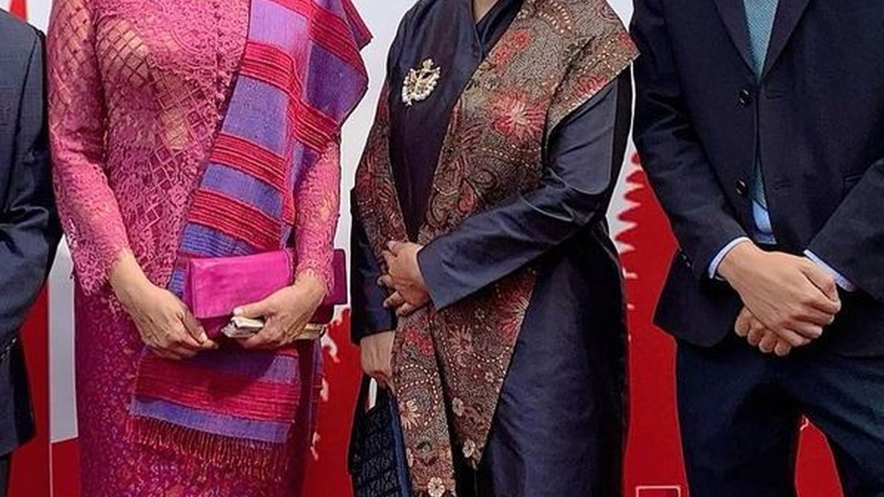 Potret Putri Presiden Pertama Indonesia Rayakan HUT RI di London, Cantik Berkebaya
