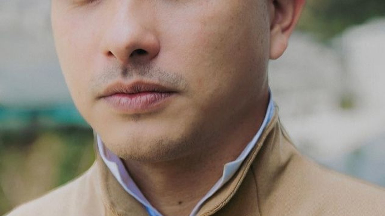 Nicholas Saputra Menjadi Mas-Mas Jawa Saat Upacara 17 Agustus di Istana Negara, Membuat Wanita Ingin Menyapa Sayang