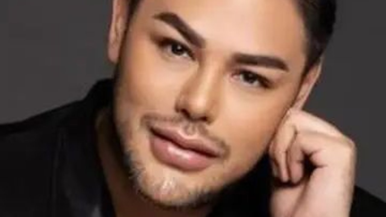 10 Foto Rumah Masa Kecil Ivan Gunawan, Asri Banyak Pohon dan Mewah Pada Zamannya