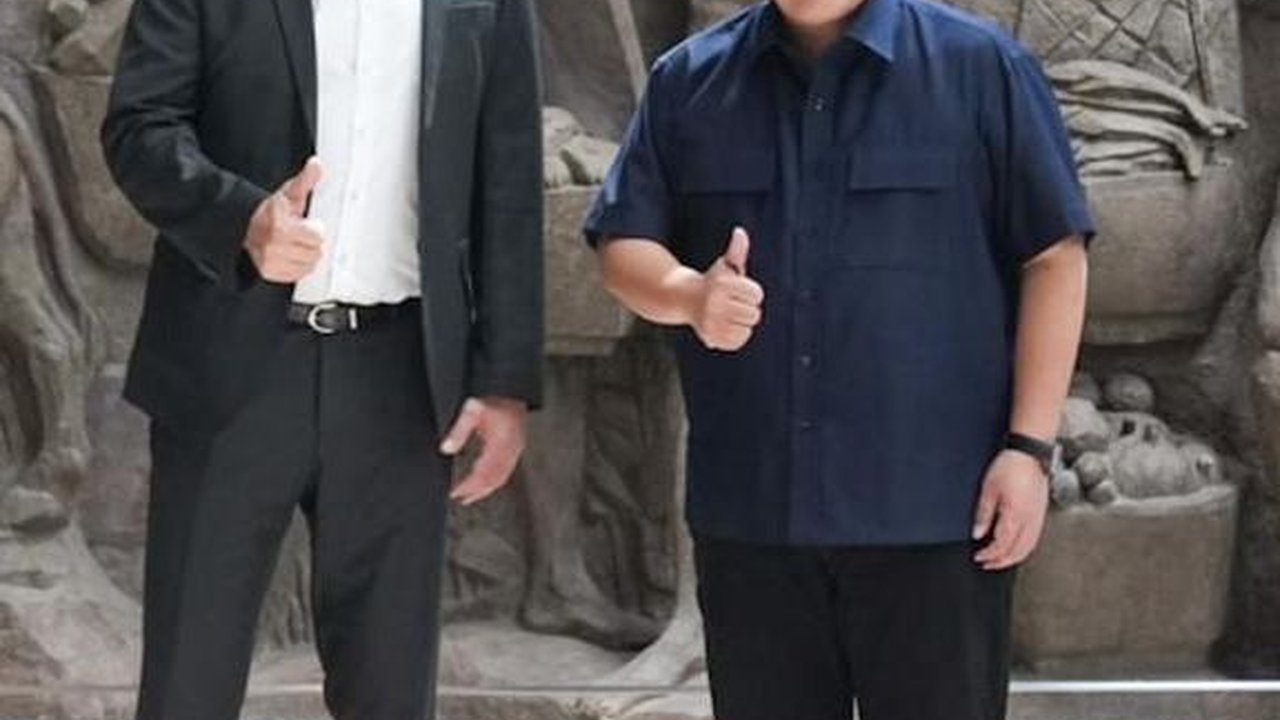 Frank Wormuth Tiba di Jakarta, Erick Thohir Ajak Jalan-Jalan ke Sarinah dan Beri Hadiah Baju Batik