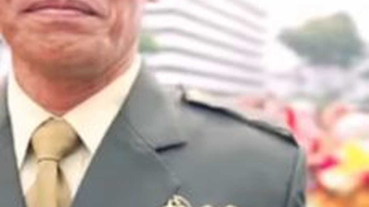 Berpangkat Serka, Ayah Ini Beri Hormat Anaknya Usai Dilantik di Istana jadi Letda