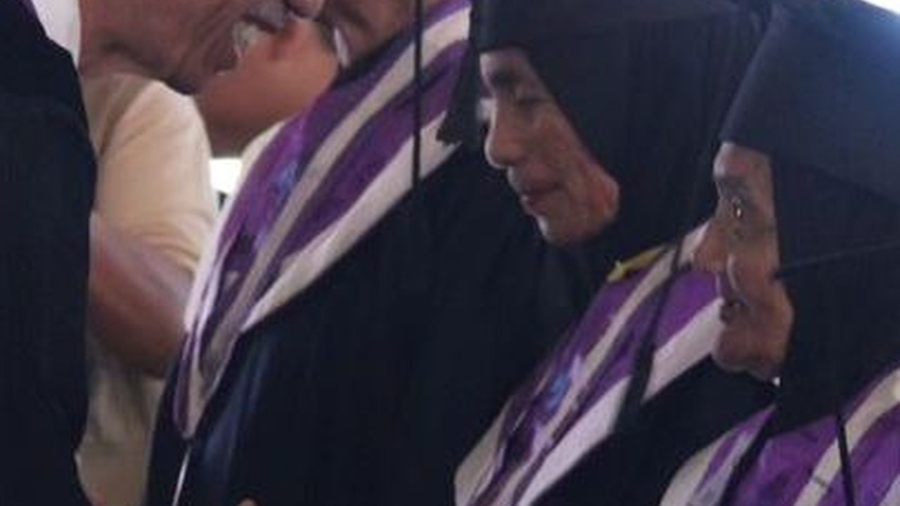 Akhirnya Lulus Sekolah, Nenek 116 Tahun Masih Segar Bugar saat Wisuda