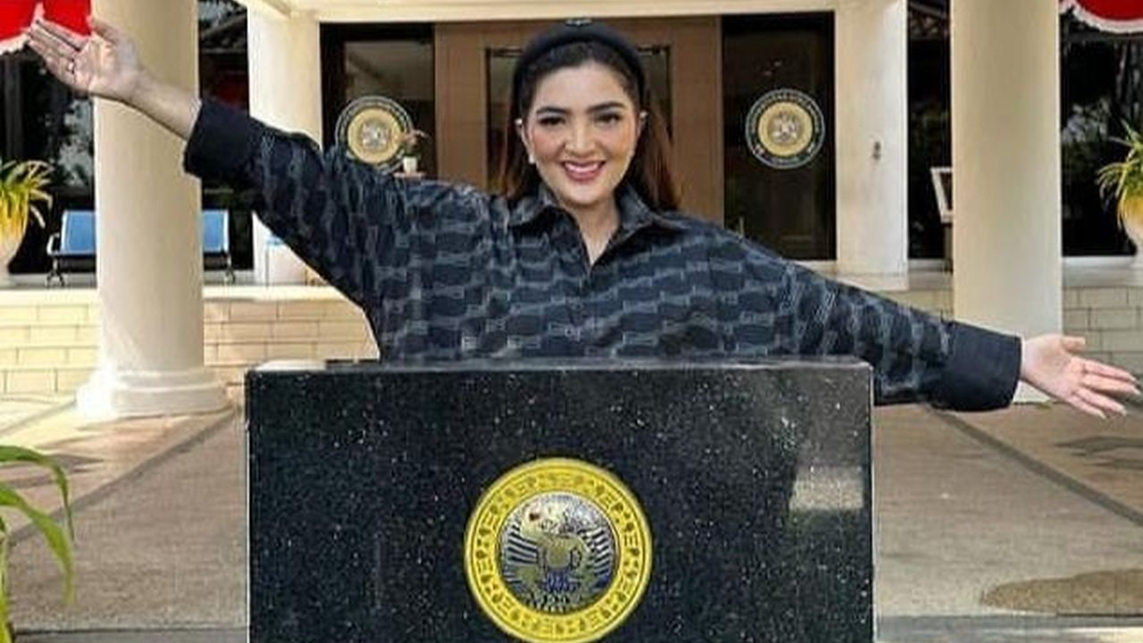 Potret Ashanty Kembali Lanjutkan Kuliah S2 di Universitas Airlangga, Begini Respon Krisdayanti