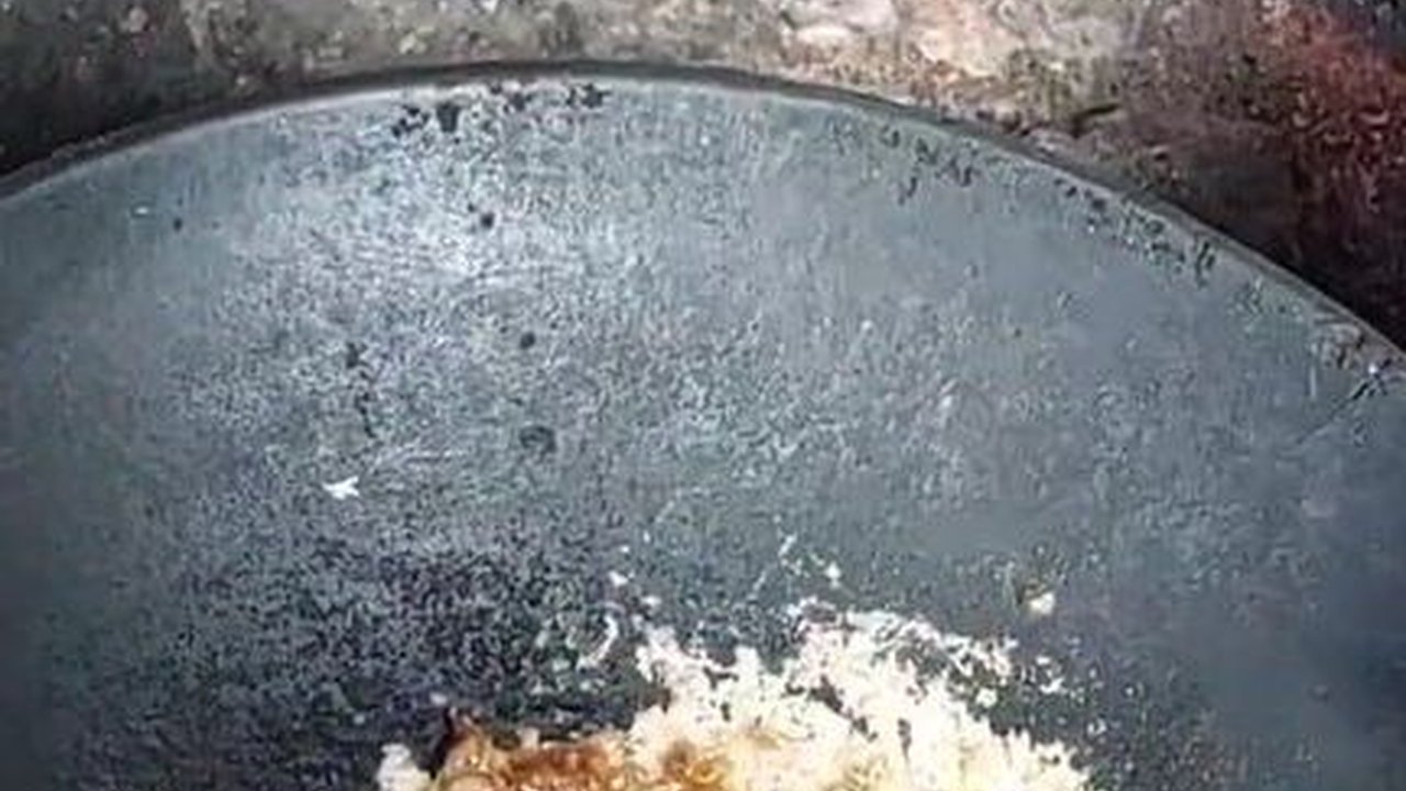 Mencicipi Renyah Gurihnya Kue Tapel, Leker Asli Cirebon yang Ada Sejak Abad ke-18