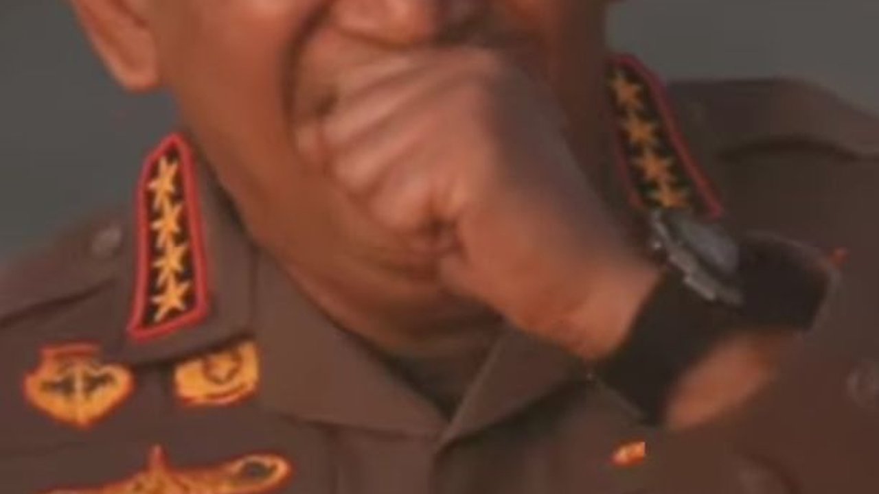 Momen Deretan Jenderal Nikmati Senja, Ada yang Sampai Tutup Telinga