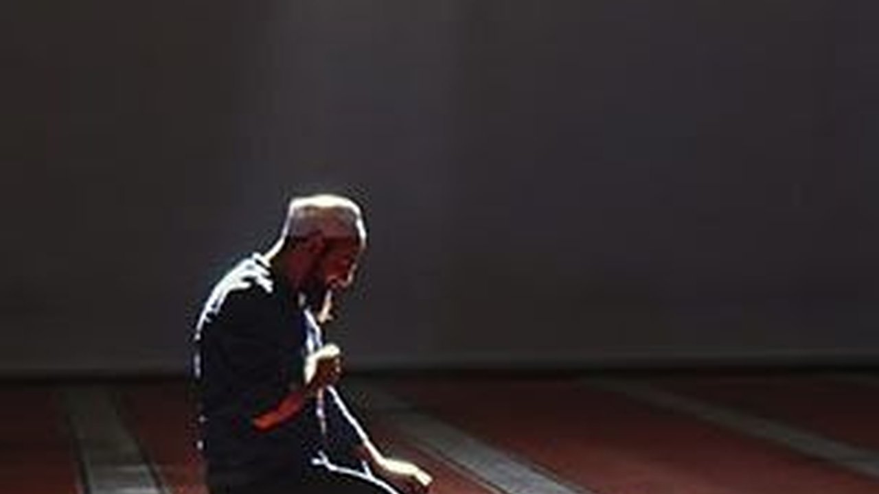 Tata Cara Sholat Taubat Sesuai Sunnah Rasulullah SAW, Lengkap Beserta Bacaan Niat & Doanya