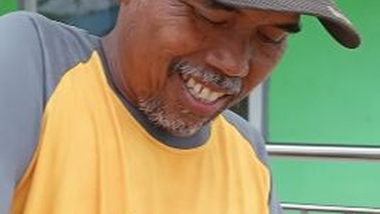 Usai Salat Dhuha Penjual Es Krim ini Kaget Ada Pembeli Satu Porsi Rp500 Ribu 'Terima Kasih ya Allah'