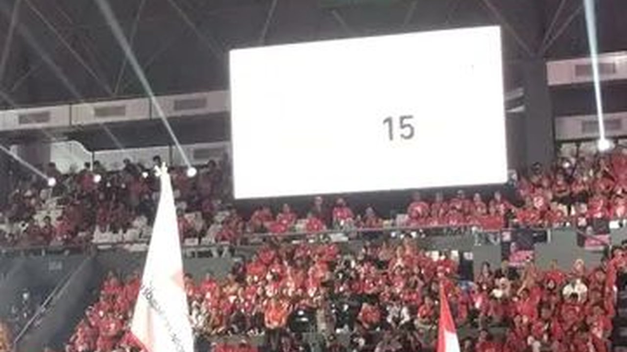 VIDEO: Gibran & Budiman Sudjatmiko Bergandeng Tangan Diiringi Pekik Giring PSI 