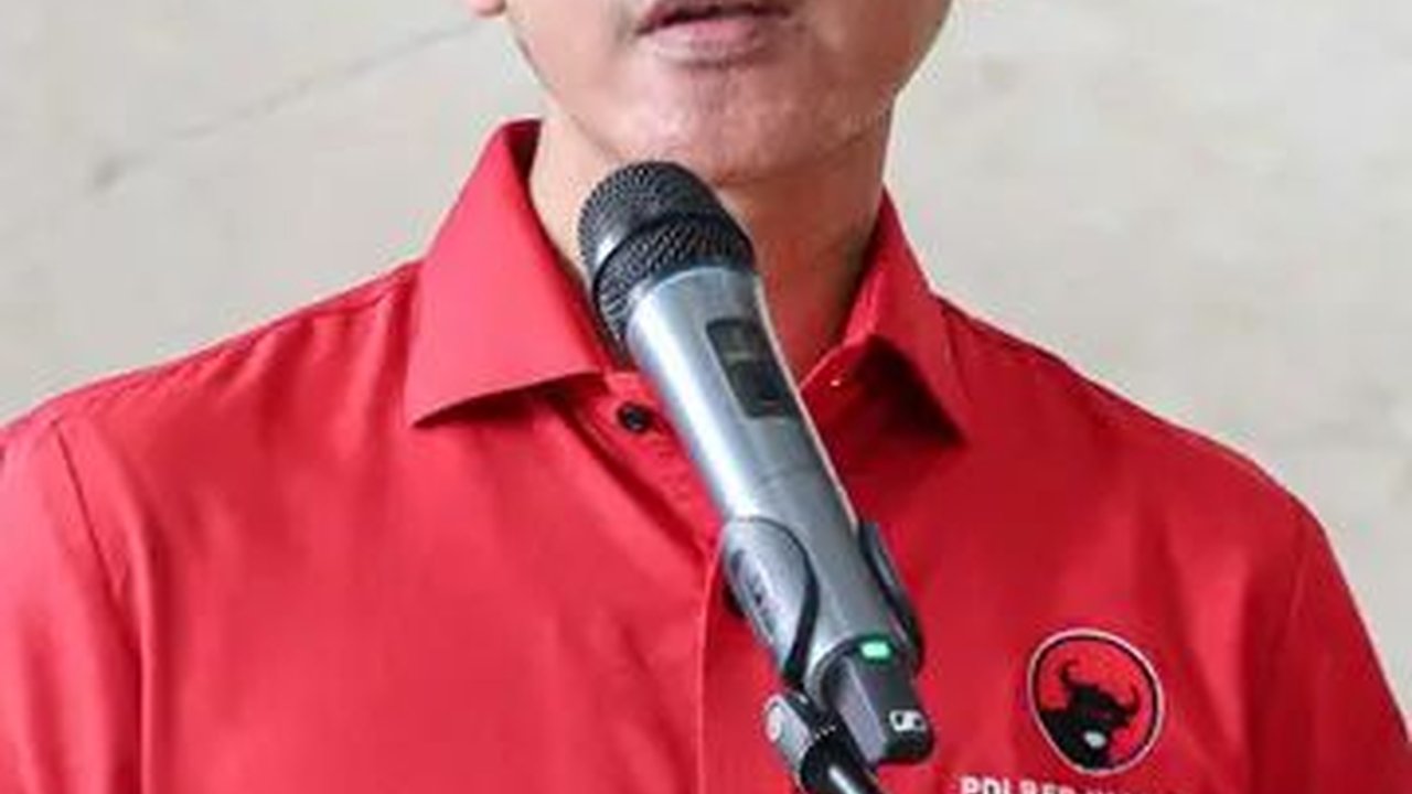 VIDEO:  Ngakak! Gibran Ledek Budiman Sudjatmiko: Enggak Jadi Dipecat PDIP, Mas?